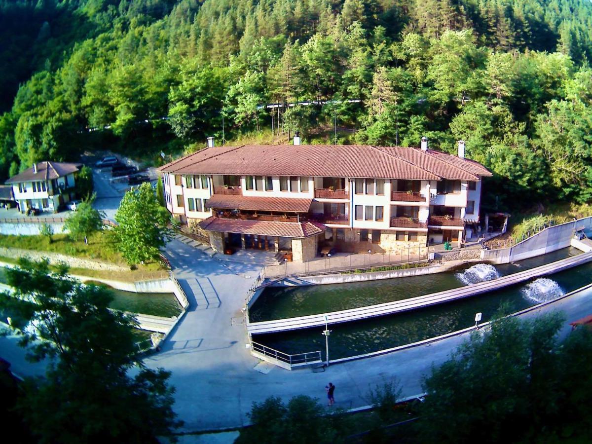 Beden Fisherman'S Hut Family Hotel מראה חיצוני תמונה
