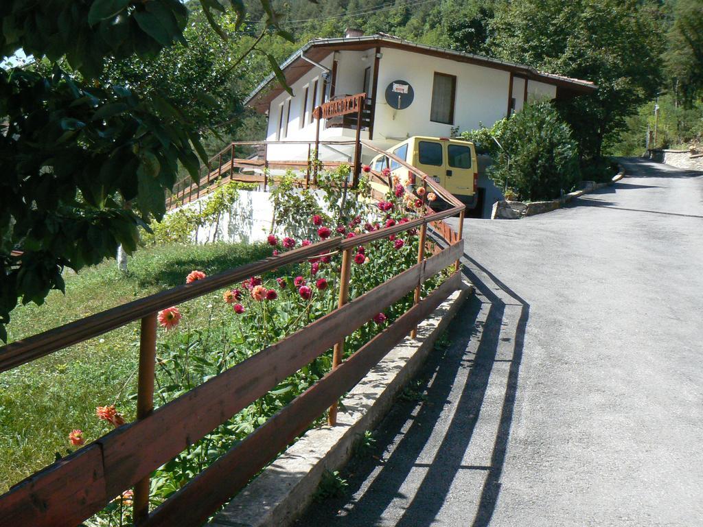 Beden Fisherman'S Hut Family Hotel מראה חיצוני תמונה