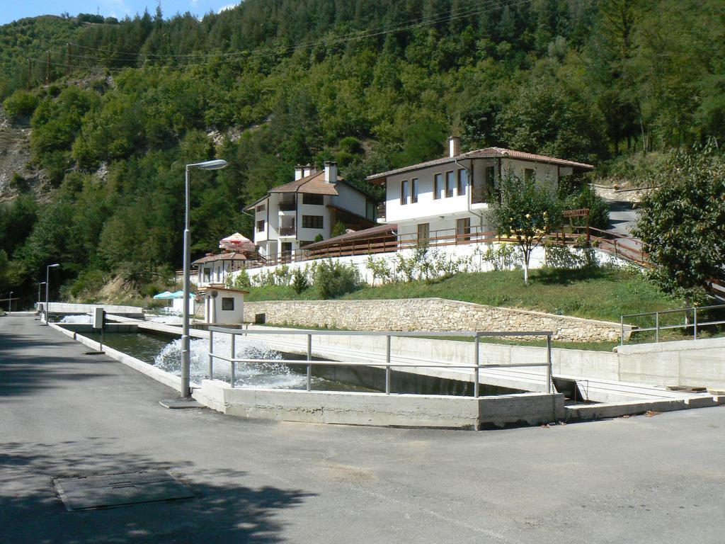 Beden Fisherman'S Hut Family Hotel מראה חיצוני תמונה