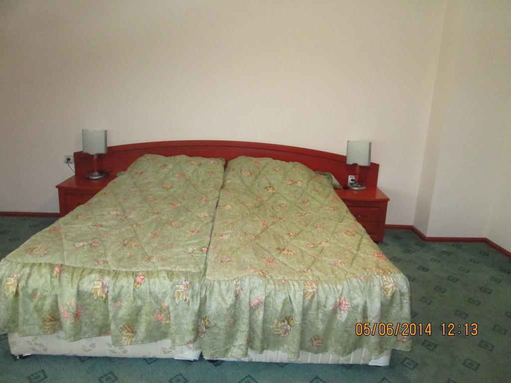 Beden Fisherman'S Hut Family Hotel חדר תמונה