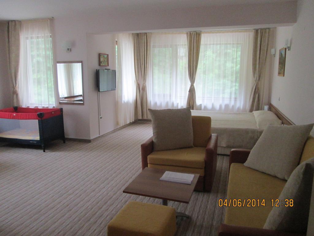 Beden Fisherman'S Hut Family Hotel מראה חיצוני תמונה
