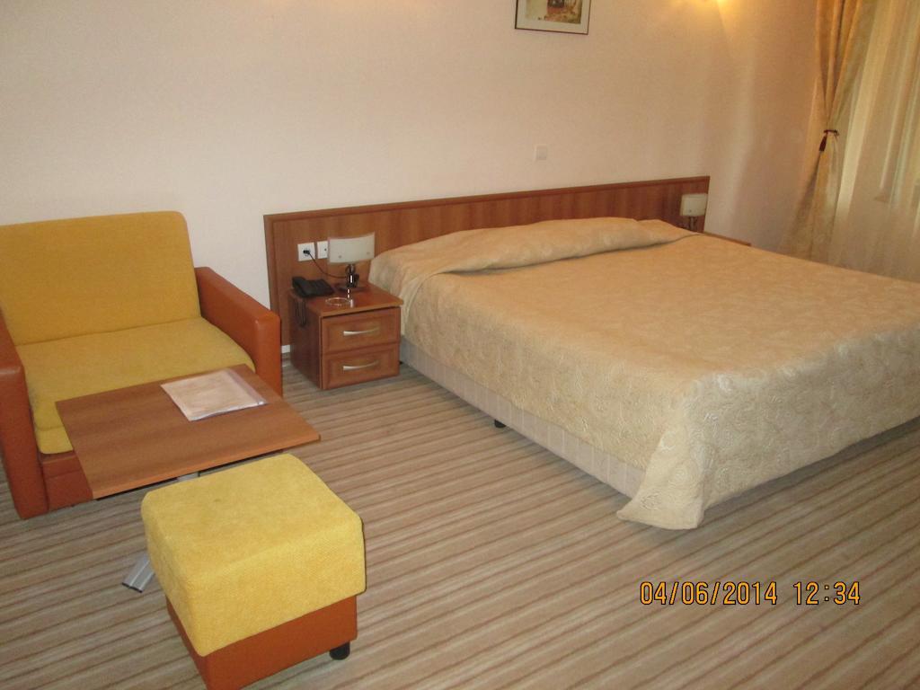 Beden Fisherman'S Hut Family Hotel חדר תמונה